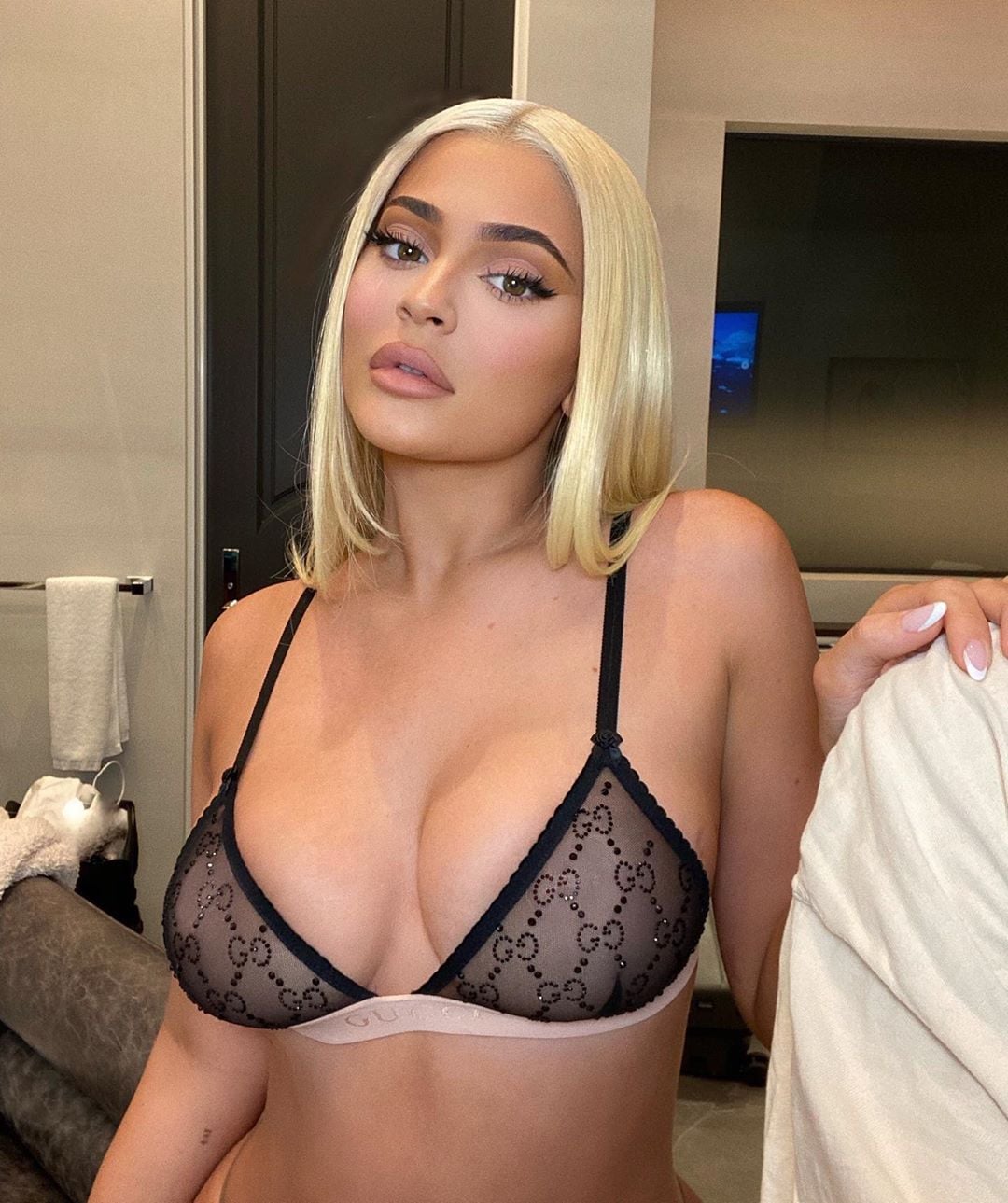 Kylie clarke, an AI character on SpicyChat